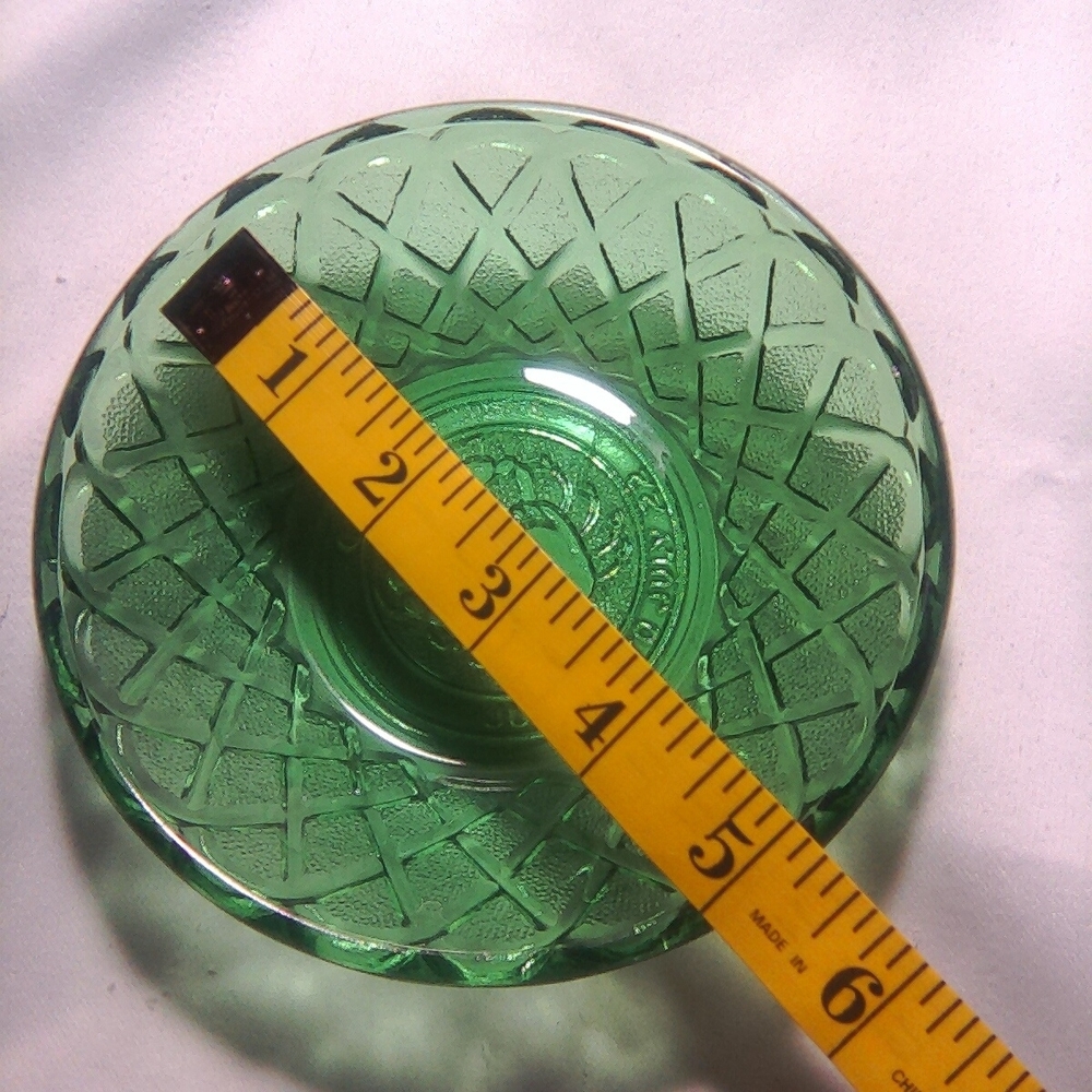 Vtg astrology themed ~Cancer~ Green Glass Bowl With Crab & Dates Zodiac Dish - Picture 7 of 13